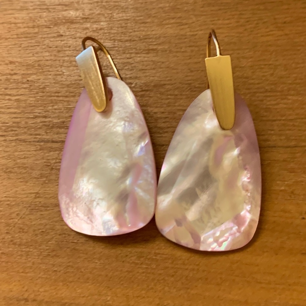 NWOT Kendra Scott Marty Earrings